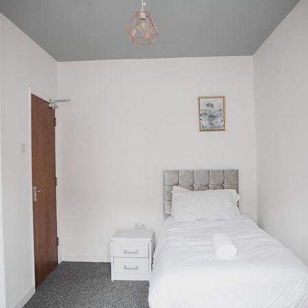 Room In Guest Room - Big Single Room Near City Leicester Luaran gambar